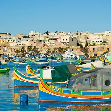 Carlo Manche Street. .malta * Gzira